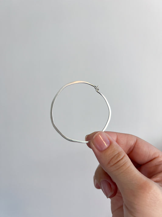 Aura Close Hoops