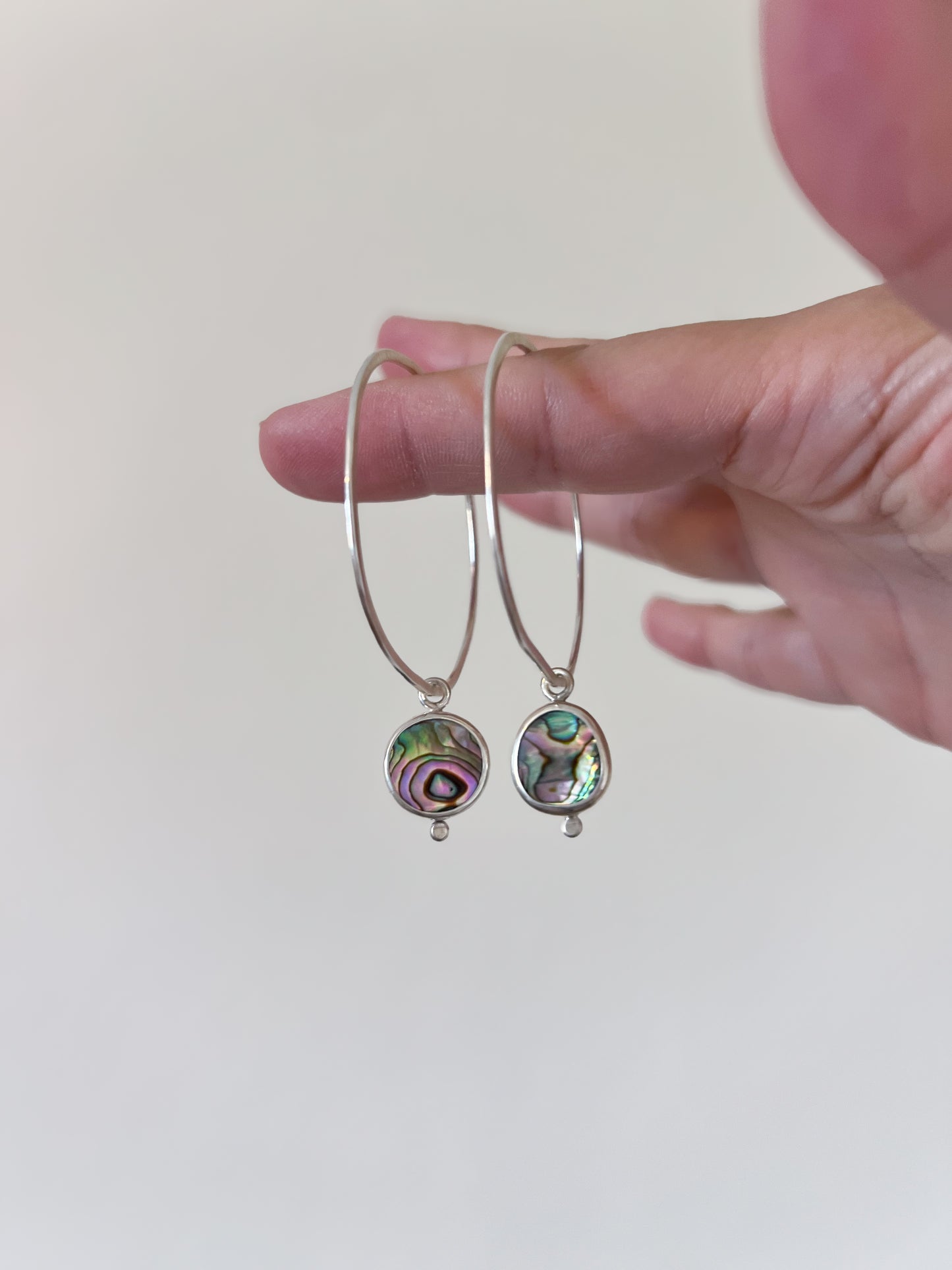 Abalone Shell Hoop Earrings - Verano 2024